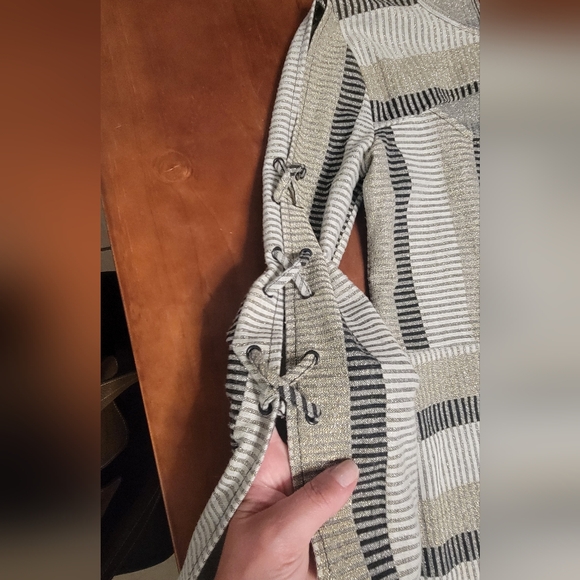 BCBGeneration bell sleeve glittery dress size small - Picture 2 of 4